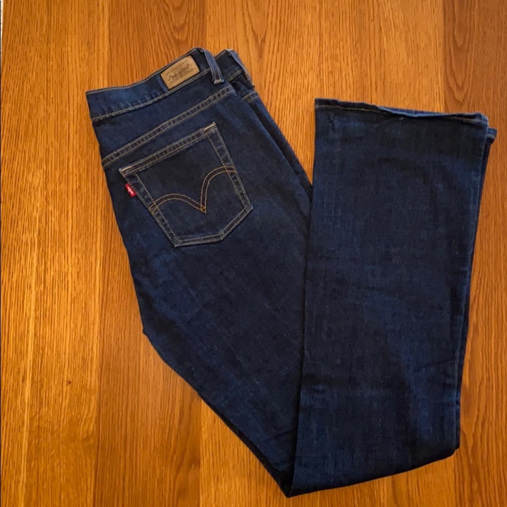 Women’s Levi Jeans